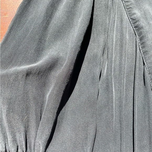 Aritzia Babaton Corbett 100% silk romper slate grey size small - Picture 8 of 16